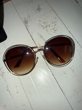 Vintage Aldo Women’s Oversized Round Sunglasses in Brown Gradient
